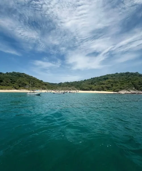 playas bonitas turquesas en oaxaca