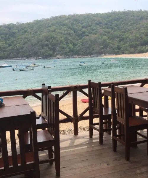 vistas desde una terraza de playa maguey en oaxaca